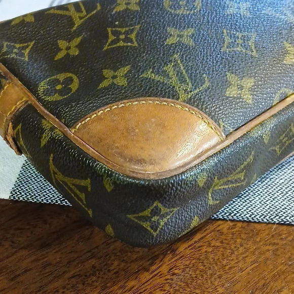 Louis Vuitton Brown Monogram Clutch bag - Picture 8 of 16